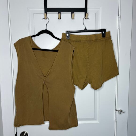 Free People Women's Lounge Set Size S Hot Shot Open Back Shorts Tank Tan - Picture 9 of 12